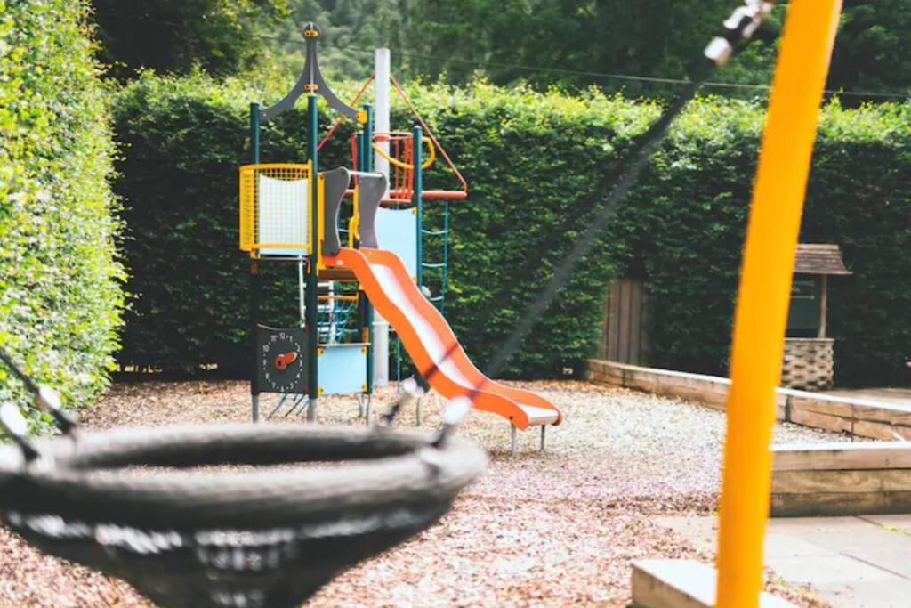 Factors House - A Comfy Cottage In Countryside Park With Wifi And Access To Bar And Pool Perth Bagian luar foto