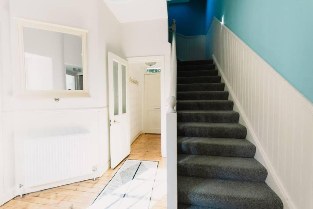 Factors House - A Comfy Cottage In Countryside Park With Wifi And Access To Bar And Pool Perth Bagian luar foto